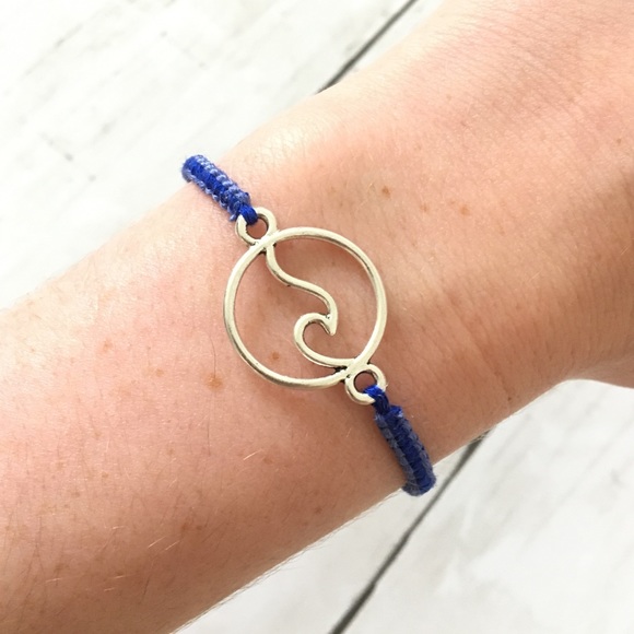 Beach Jewelz Jewelry - $6 Bundled 🌴 Wave Charm Bracelet
